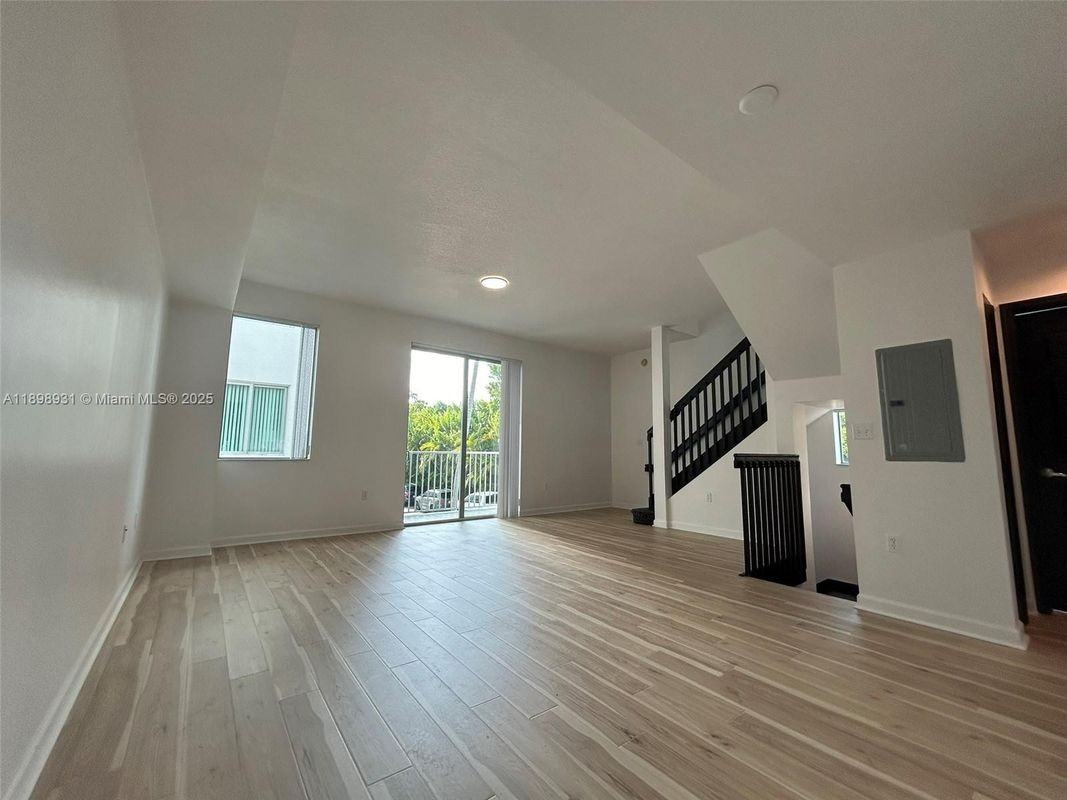 2142 Van Buren St - Photo 3 of 9