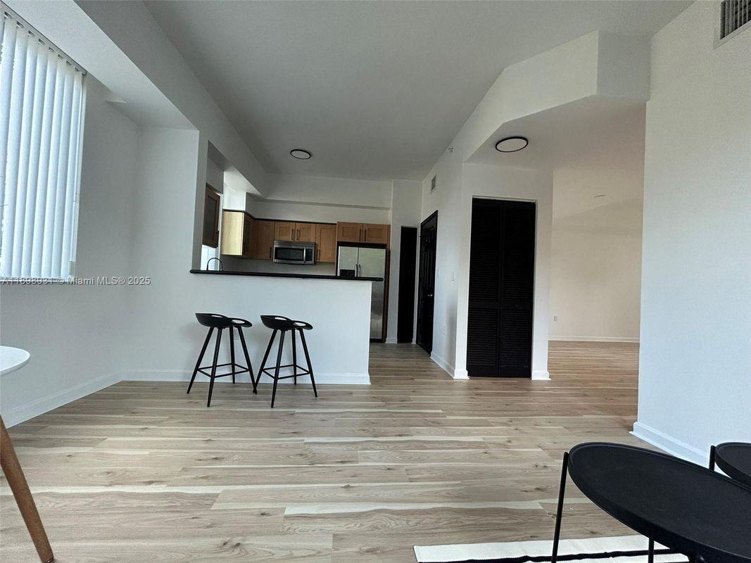 2142 Van Buren St - Photo 4 of 9