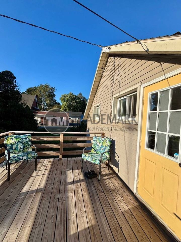 6035 Carpenter St - Photo 2 of 10