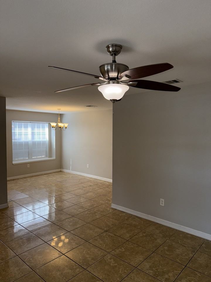 8919 Heather Ct - Photo 2 of 15