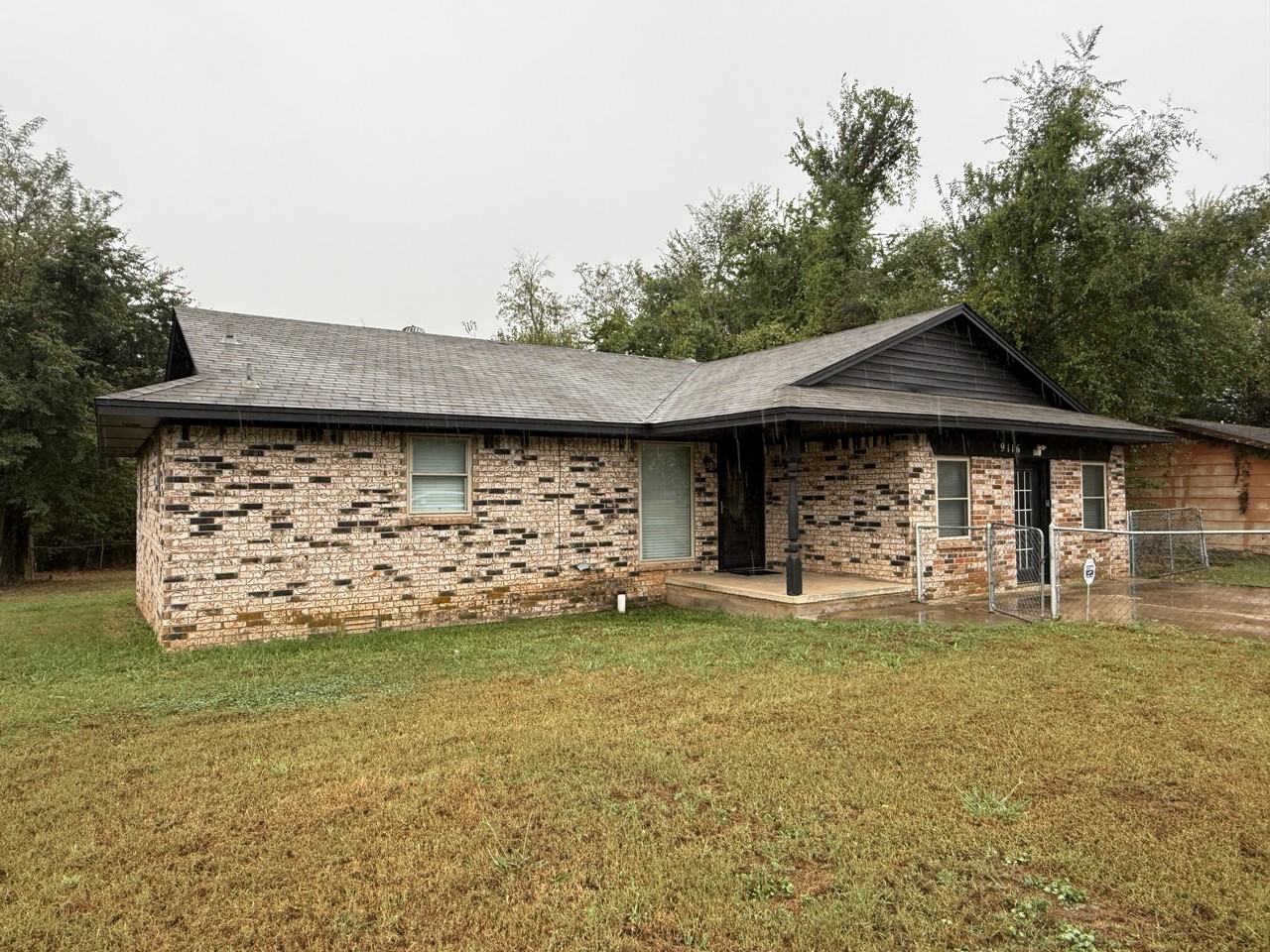 9116 Ne 46th St - Photo 2 of 19