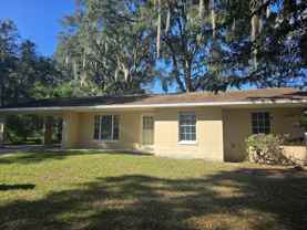 2213 Ne 36th Pl - Photo 1 of 1