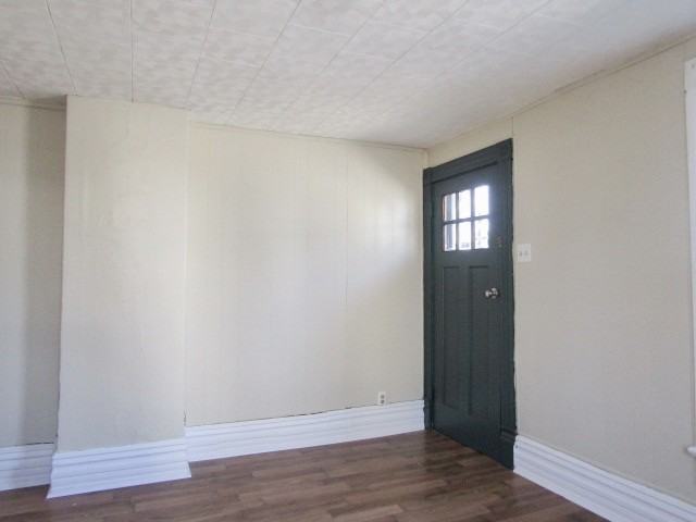 236 E Winter St - Photo 4 of 36