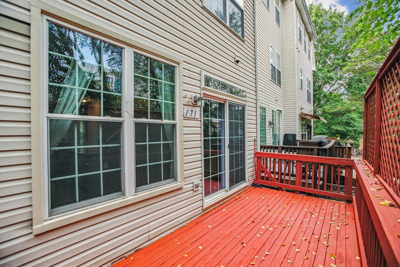 171 Barrett Pl - Photo 3 of 50