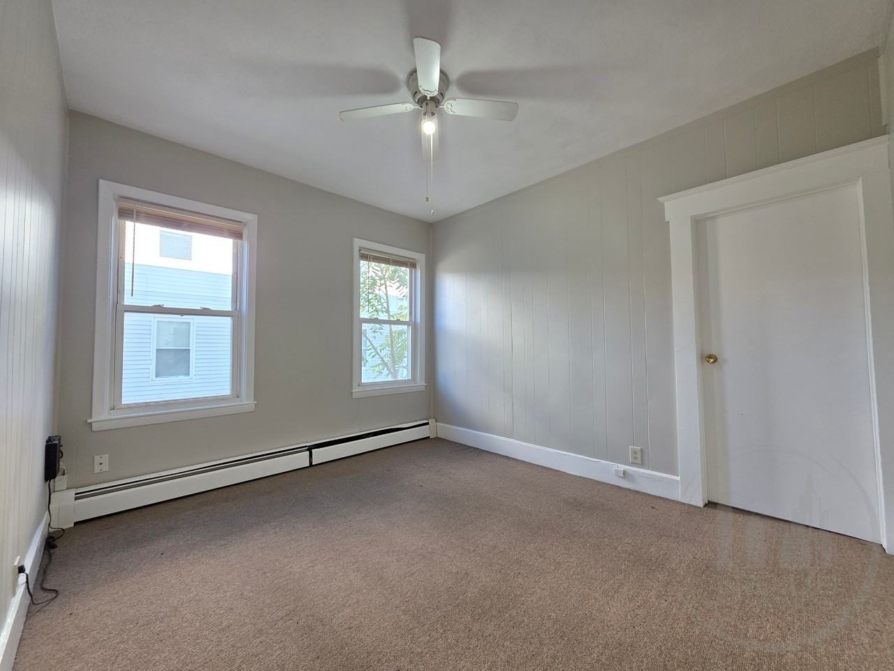 203 Laurel Hill Ave - Photo 5 of 10