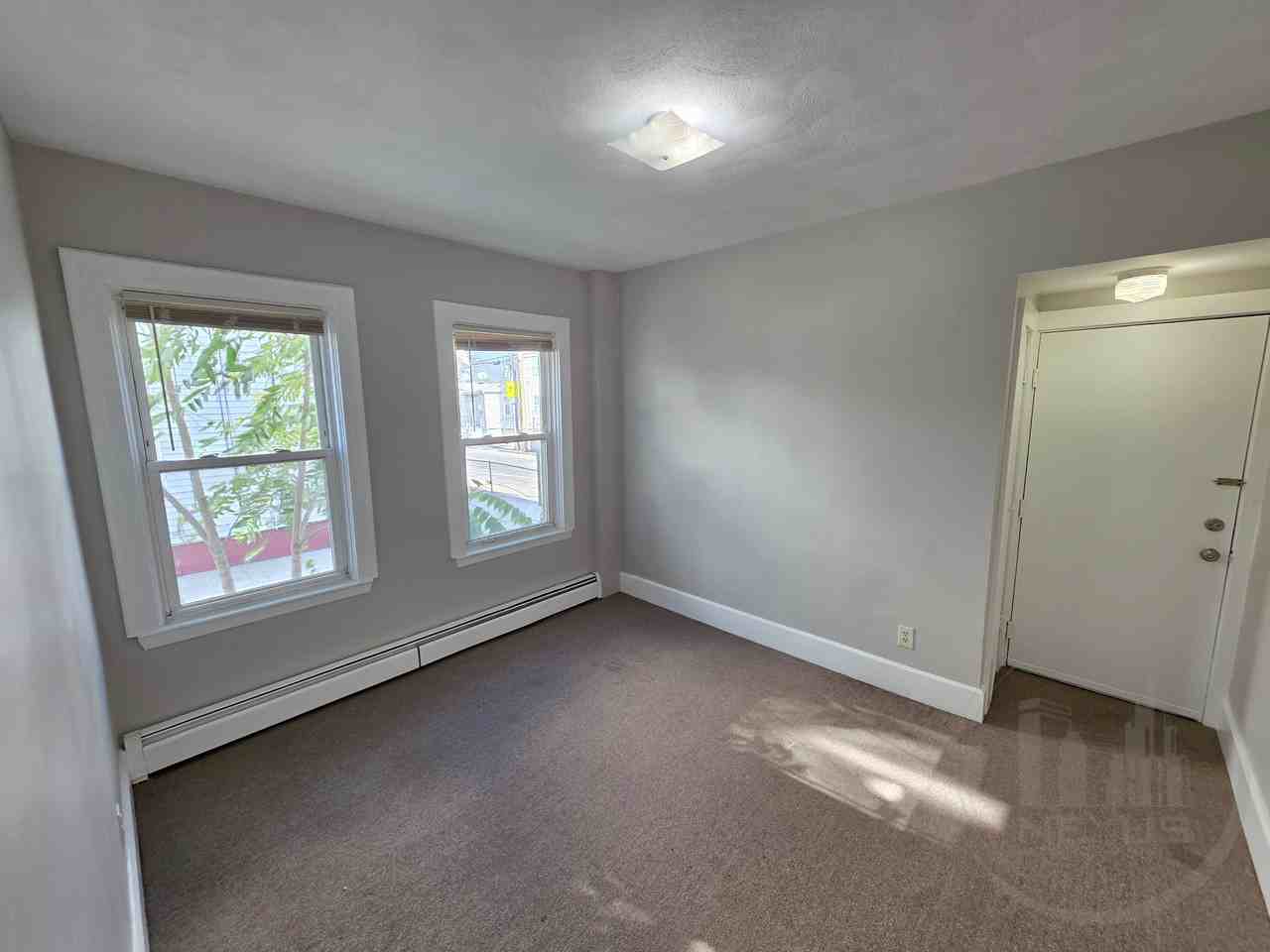 203 Laurel Hill Ave - Photo 6 of 10