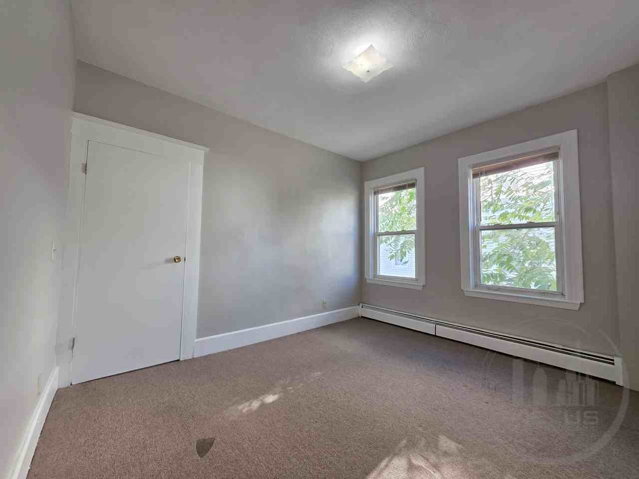 203 Laurel Hill Ave - Photo 7 of 10