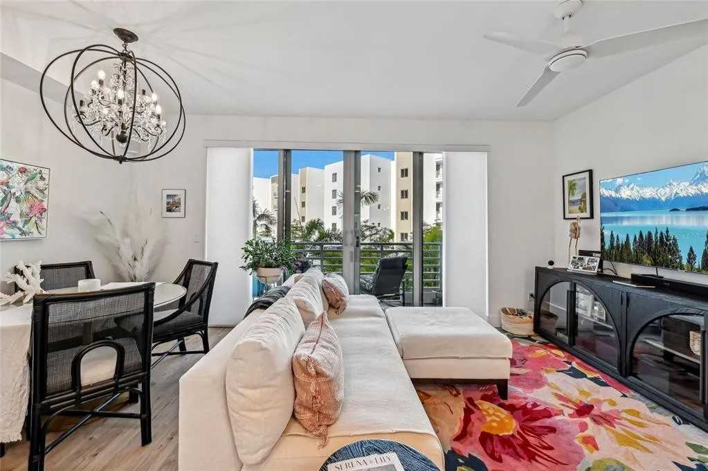 1703 N Tamiami Trl - Photo 3 of 13