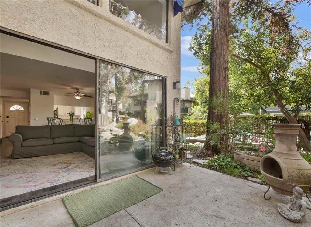 5726 Skyview Way - Photo 2 of 4