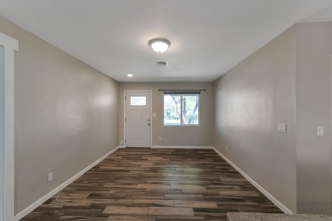 2558 E Alta Vista St - Photo 4 of 27