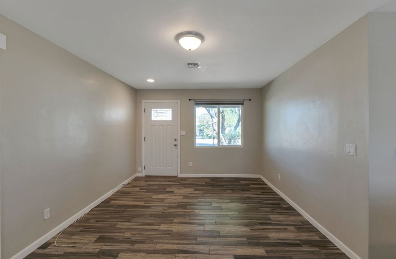 2558 E Alta Vista St - Photo 6 of 27