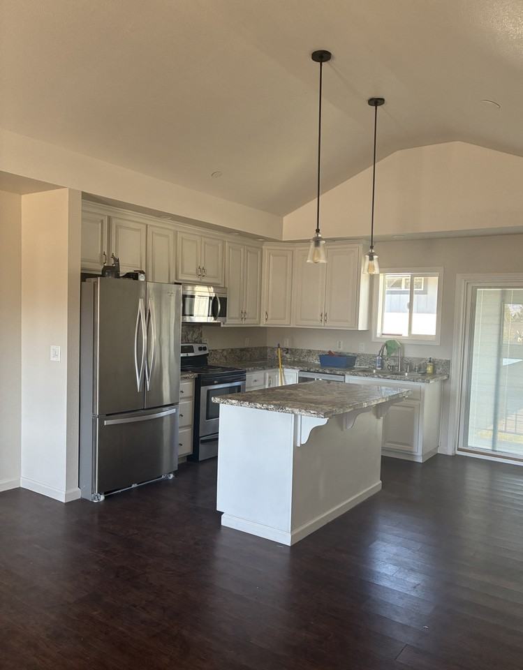 82 Pine St - Photo 2 of 8