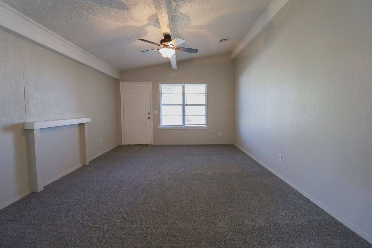 11020 E 14th Pl - Photo 6 of 27