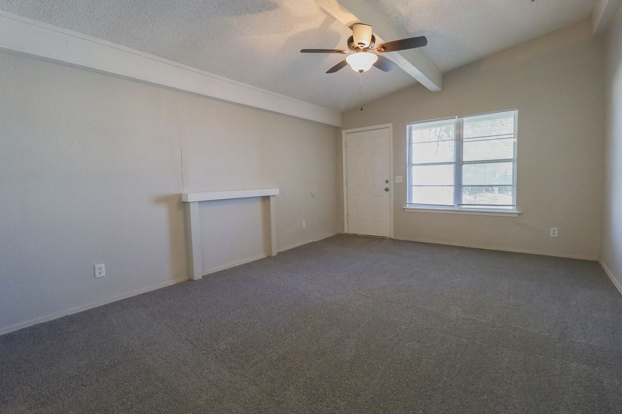 11020 E 14th Pl - Photo 7 of 27