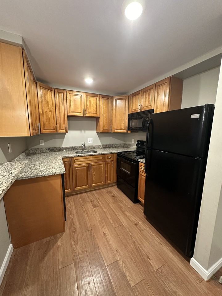 746 Highland Ave #321N - Photo 3 of 15