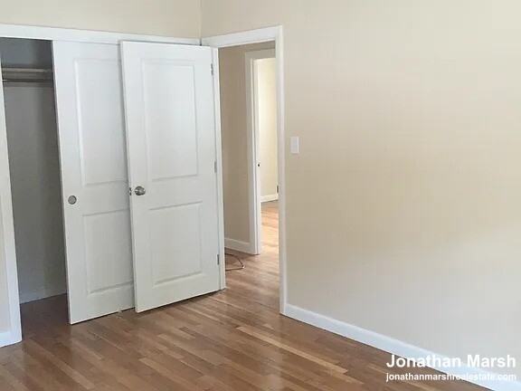 41 Sable Ave - Photo 3 of 12