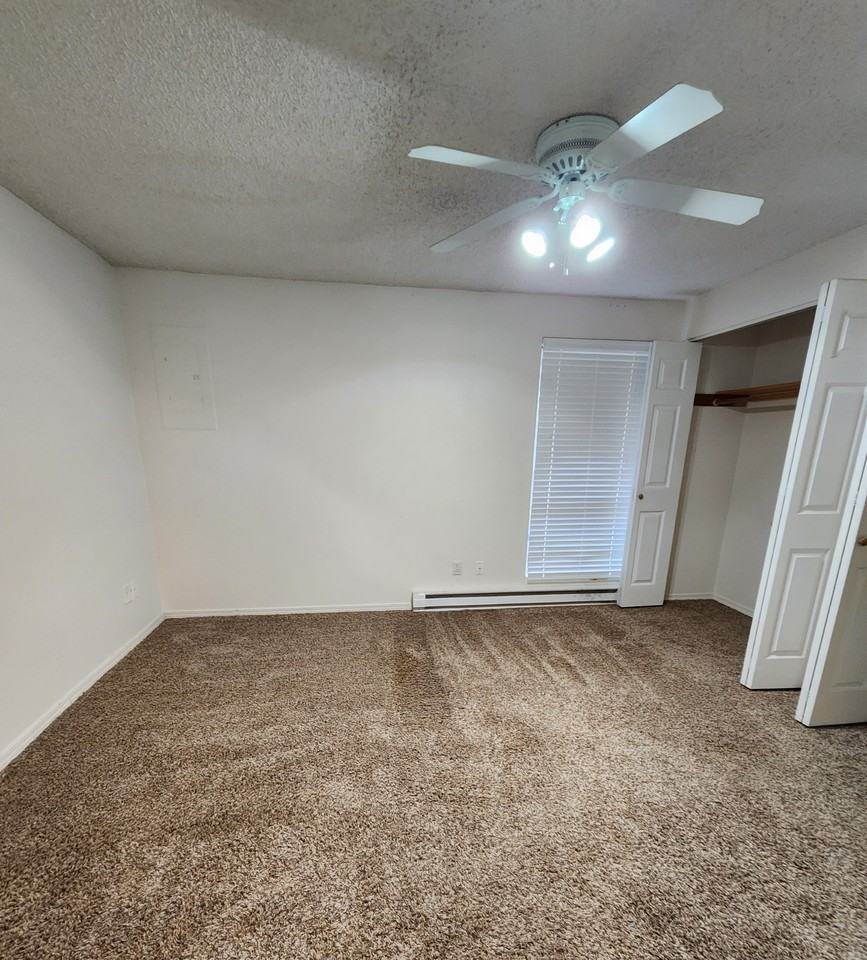 French Glen Apartments - Photo 6 of 11