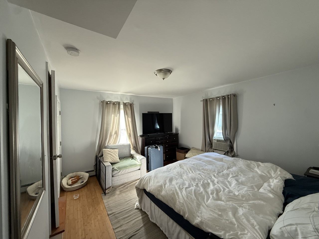 4 Charles St #2 - Photo 3 of 11