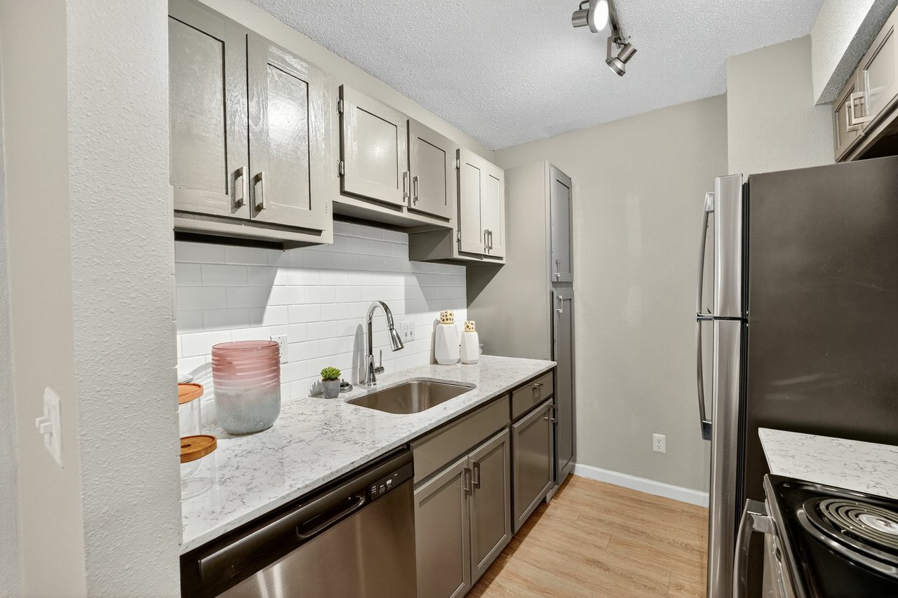 The Tatum Apartments - Photo 7 of 16