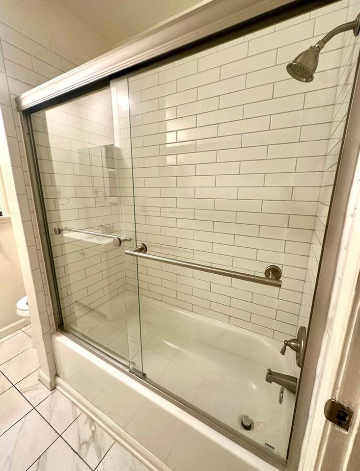 645 S Burnside Ave #4 - Photo 5 of 5