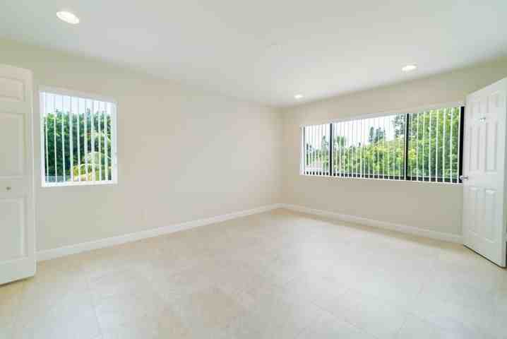 6410 North Dixie Highway - Photo 3 of 6