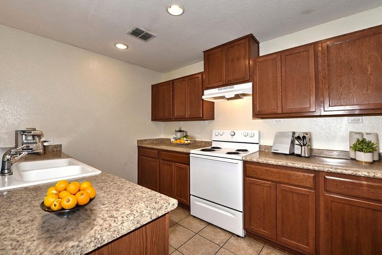 10142 Dixon Wood - Photo 6 of 44