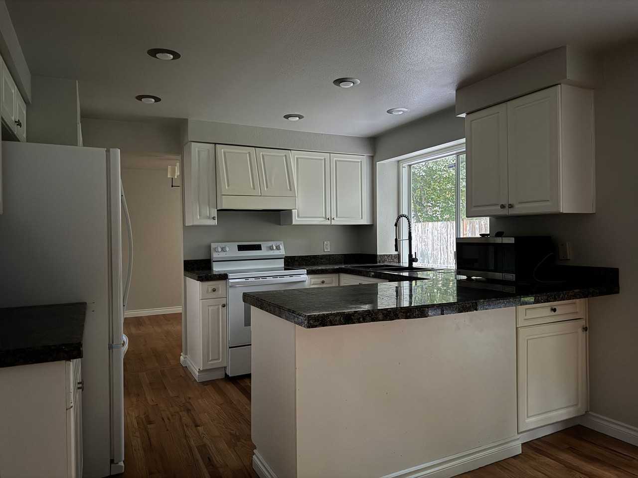 16224 Se 46th Pl - Photo 5 of 22