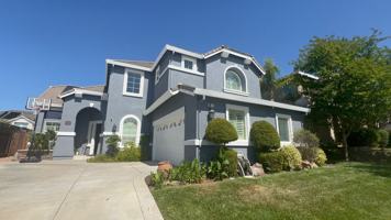 featured image of 2652 Torrey Pines Dr