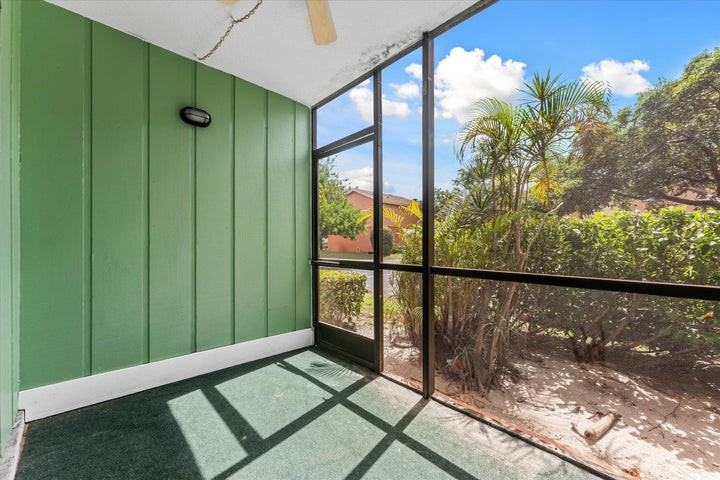 50 Southeast 12th Street - Photo 2 of 7