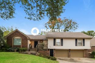 1022 Se 5th Ter - Photo 1 of 1