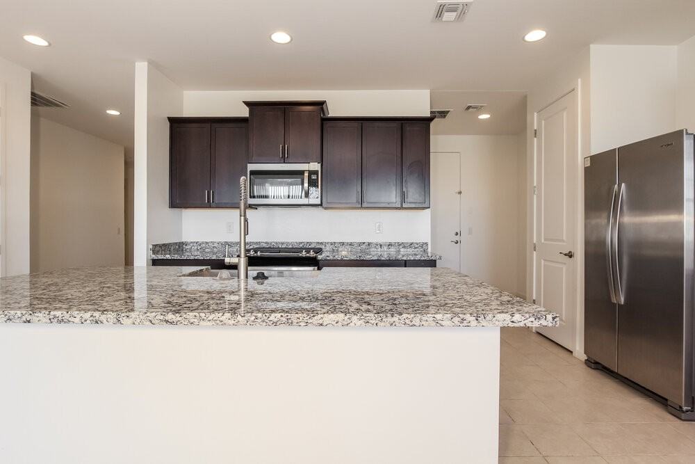 11010 W Luxton Ln - Photo 6 of 16