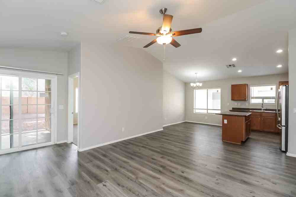4127 E Mica Rd - Photo 4 of 15