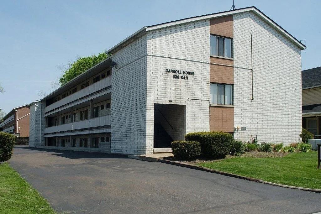 525 Carroll Street - Photo 7 of 9