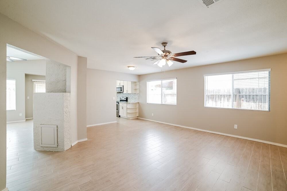 18232 N 30th Pl - Photo 4 of 17