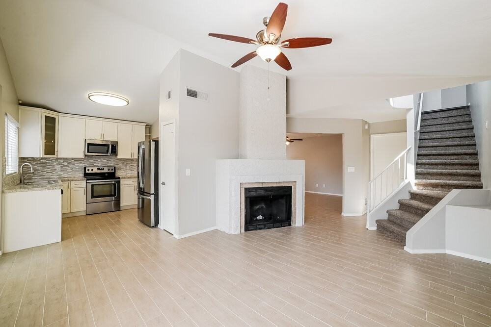 18232 N 30th Pl - Photo 7 of 17