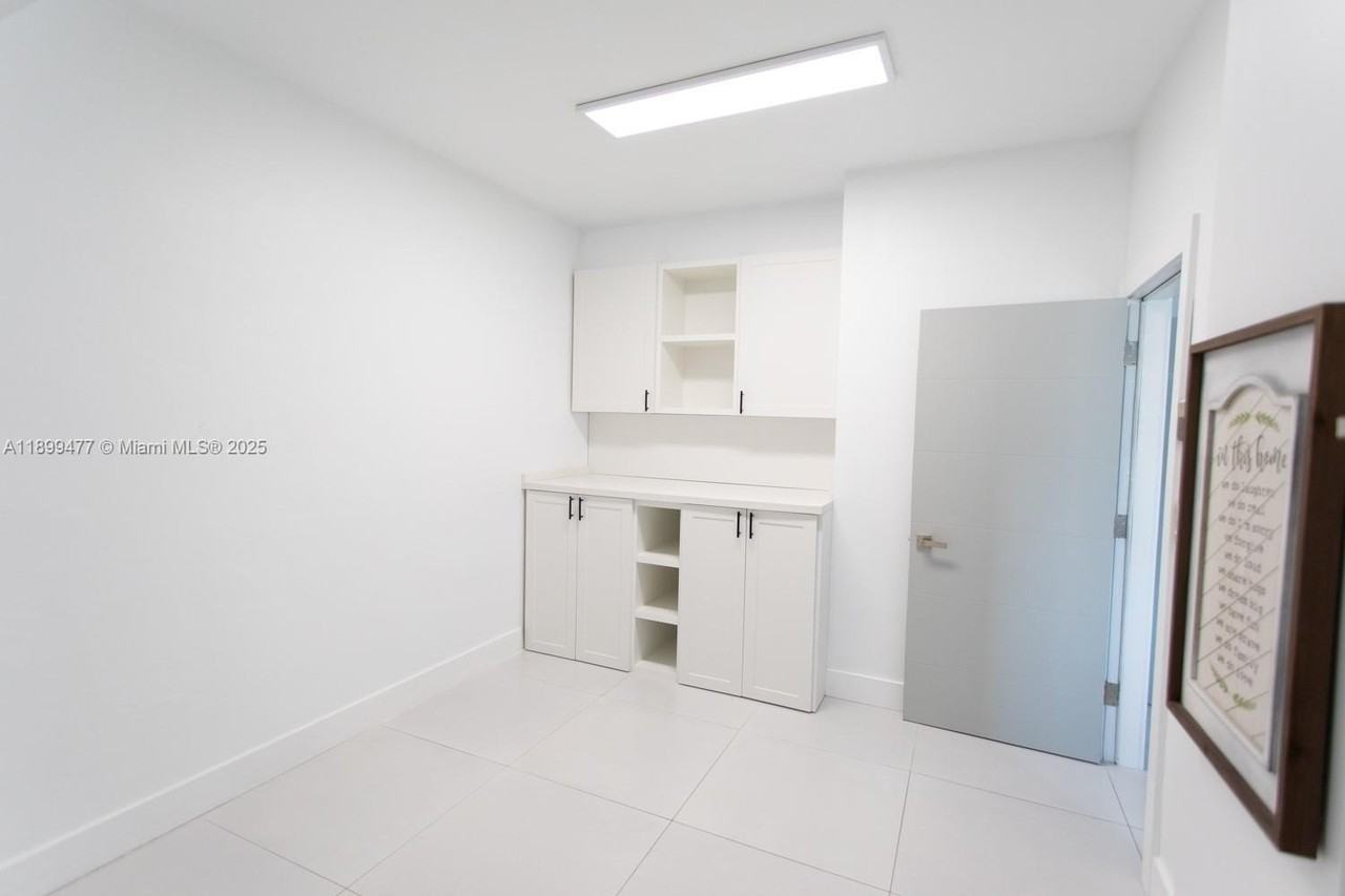 14219 Sw 126th Pl #0 - Photo 6 of 26