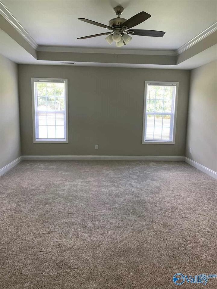 211 Forest Oak Ln - Photo 6 of 10