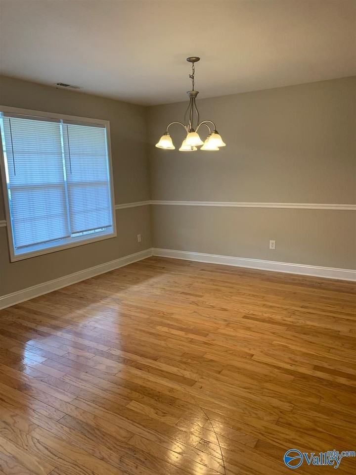 211 Forest Oak Ln - Photo 7 of 10