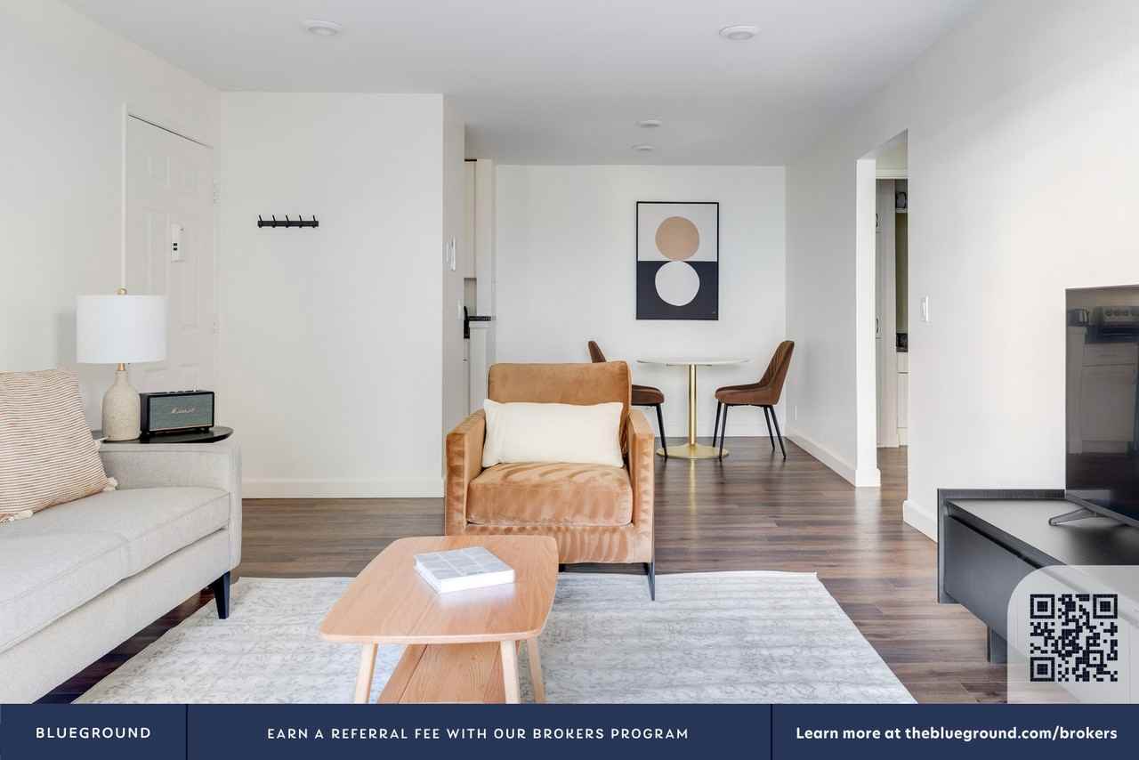 900 Pepper Tree Lane - Photo 5 of 29