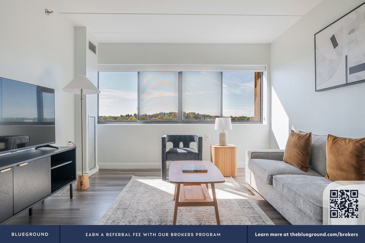 1925 Commonwealth Ave #1272 - Photo 4 of 28