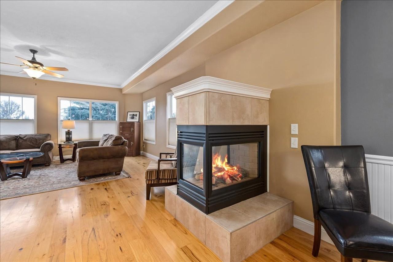 1433 E Hays St #1324053P - Photo 2 of 42