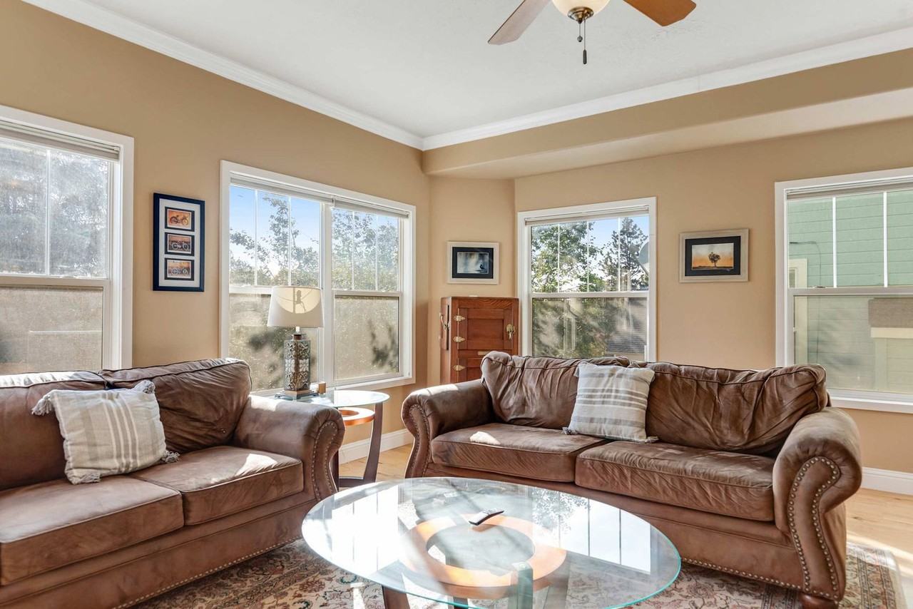 1433 E Hays St #1324053P - Photo 6 of 42