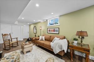 featured image of 148 University Ave E