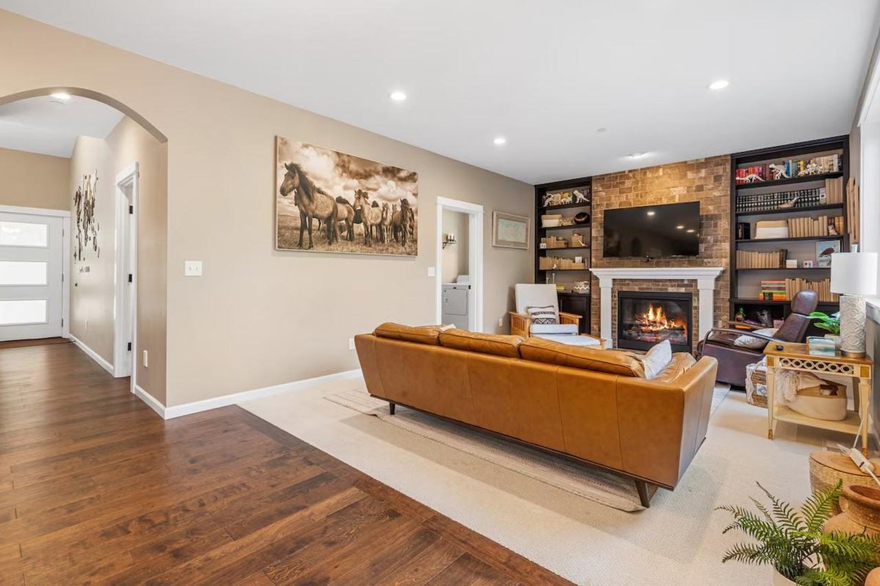 2847 Ne 178th St #1324818P - Photo 2 of 44