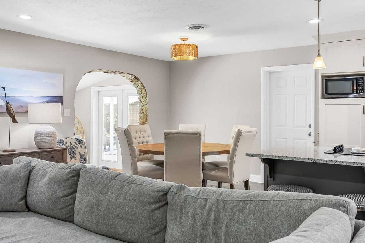 128 Martin St #1250956P - Photo 6 of 39