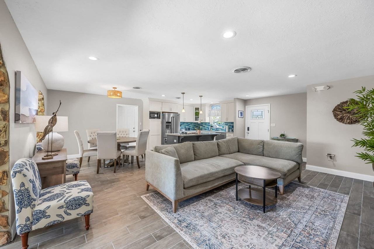 128 Martin St #1250956P - Photo 7 of 39