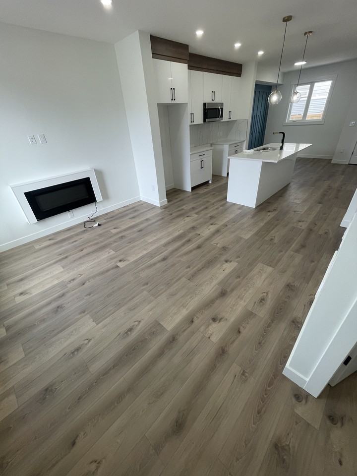 4754 83 Street NW #MAIN - Photo 3 of 10