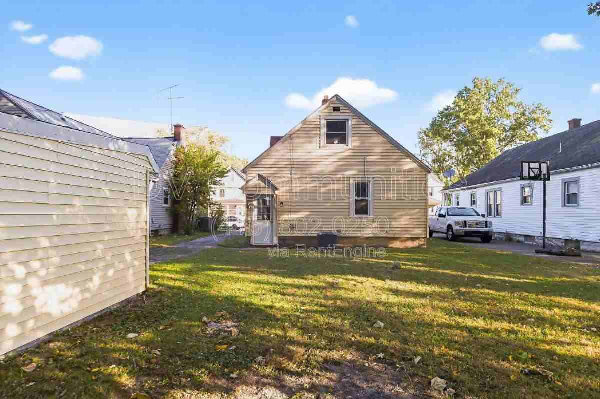 126 Erie St - Photo 3 of 10