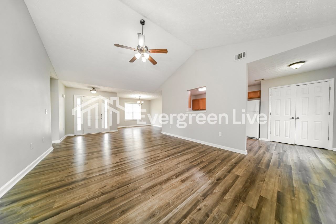 395 Arthurs Ln - Photo 3 of 9