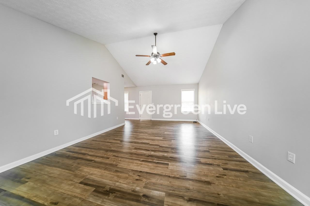 395 Arthurs Ln - Photo 7 of 9